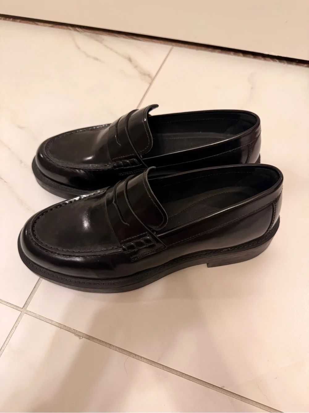 ZARA Black Shiny Leather Loafers – EU 41 / US 8 – Good Condition